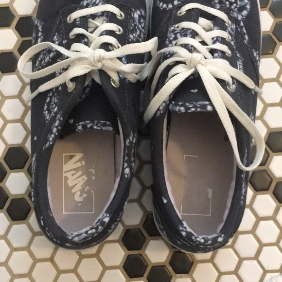 Perfect condition vans - Picture 3 of 5